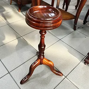 Подставка для цветов классическая
