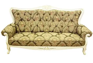 Резной диван трехместный