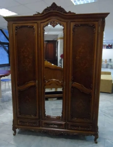 Шкаф 3х дверный "Клеопатра" Орех 472 купить в интернет магазине Мебельный Салон. Звоните +7 495 743 46 14