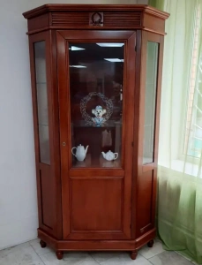 Витрина угловая "Мария Сильва" Орех  MS928 купить в интернет магазине Мебельный Салон. Звоните +7 495 743 46 14