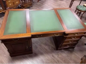 Стол письменный с зеленой кожей 180 см МИГ225 купить в интернет магазине Мебельный Салон. Звоните +7 495 743 46 14