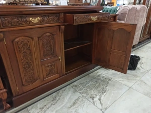 Комод резной из массива МИГ544 купить в интернет магазине Мебельный Салон. Звоните +7 495 743 46 14