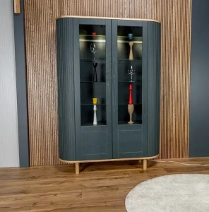 Шкаф со стеклом из массива дуба "Figura"  купить в интернет магазине Мебельный Салон. Звоните +7 495 743 46 14