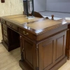 Стол письменный с коричневой кожей 155 см  МИГ222 DOCA155-M купить в интернет магазине Мебельный Салон. Звоните +7 495 743 46 14