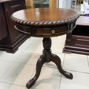 Кофейный стол с ящиком